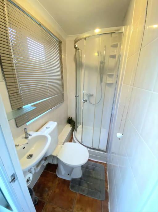 Evo A - Gravesend 1 Bedroom Apartment エクステリア 写真