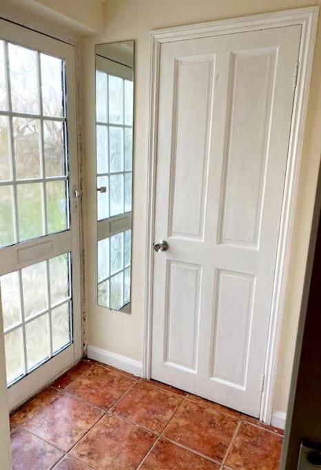 Evo A - Gravesend 1 Bedroom Apartment エクステリア 写真