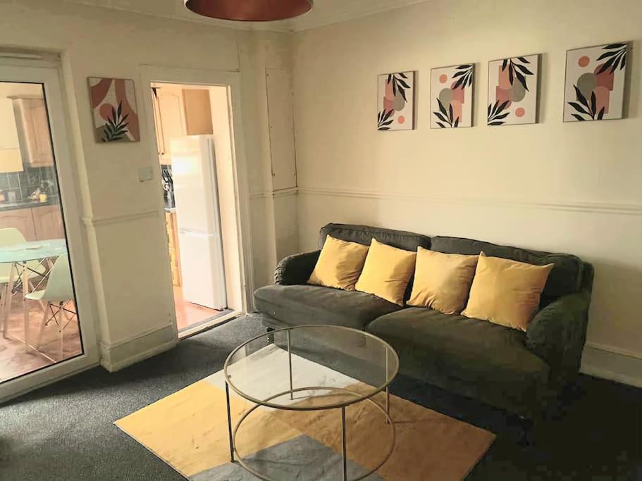 Evo A - Gravesend 1 Bedroom Apartment エクステリア 写真