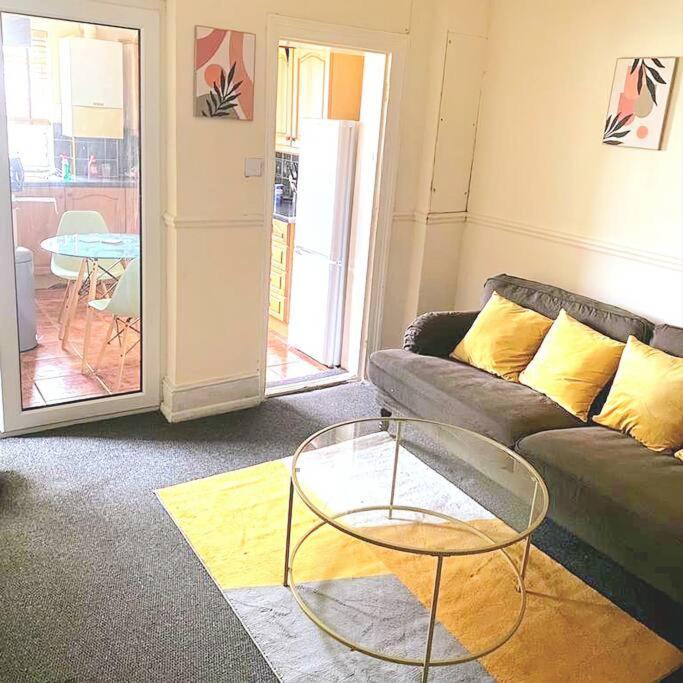 Evo A - Gravesend 1 Bedroom Apartment エクステリア 写真