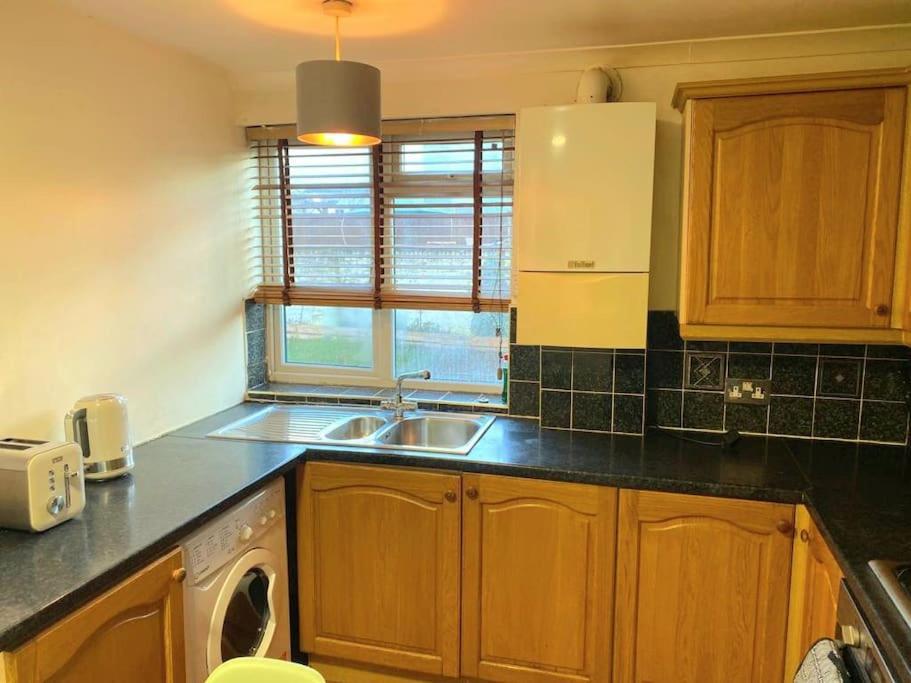 Evo A - Gravesend 1 Bedroom Apartment エクステリア 写真