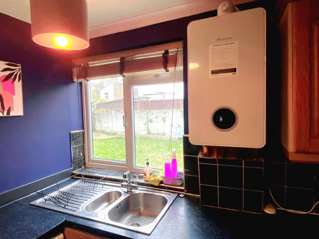 Evo A - Gravesend 1 Bedroom Apartment エクステリア 写真